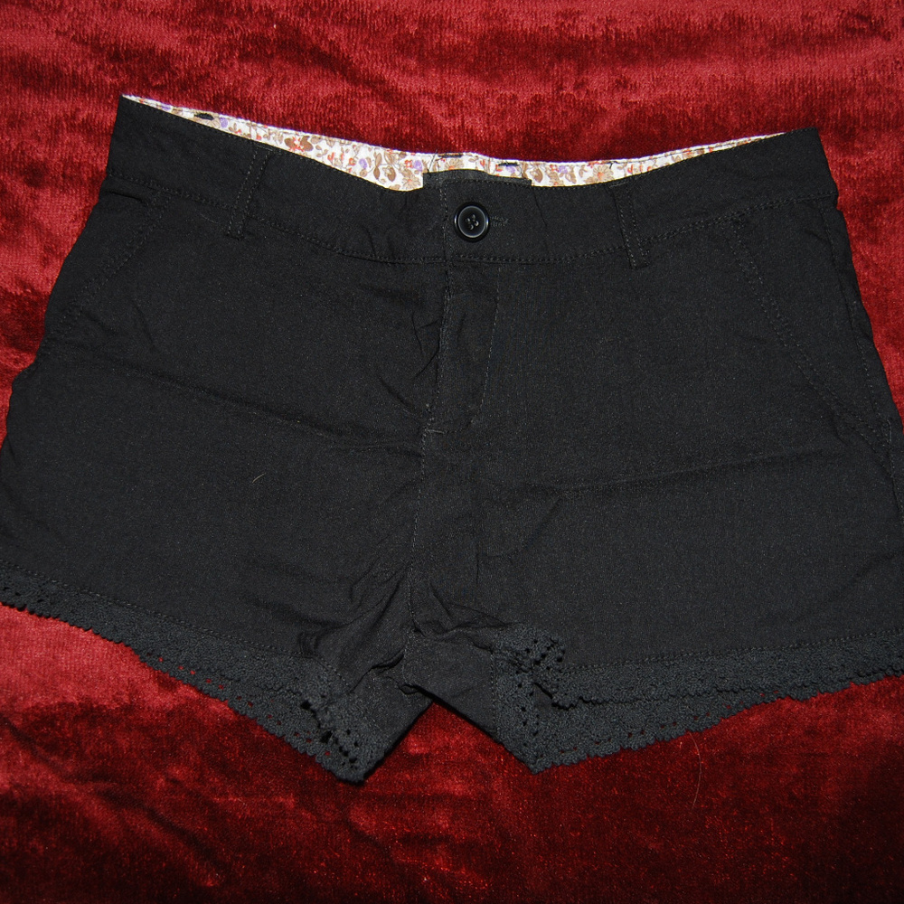 💋3/$22💋 Apparel Black Shorts